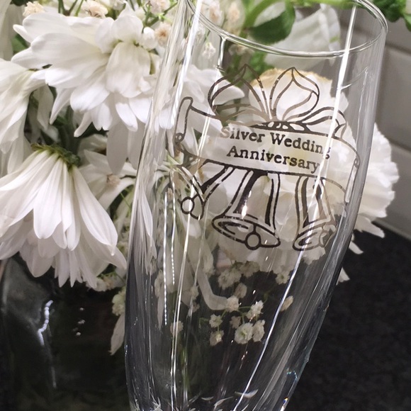 Silver Wedding Anniversary Set of Two Stemmed Glasses. Champagne Flutes - Picture 4 of 17